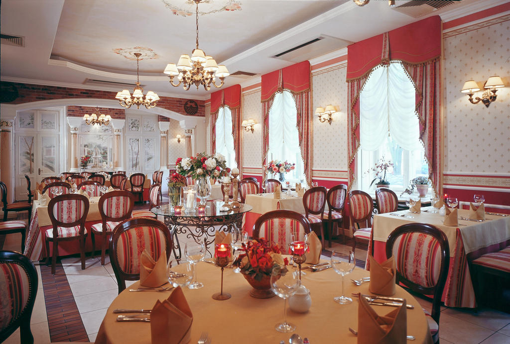 Hotel Aleksander Włocławek エクステリア 写真