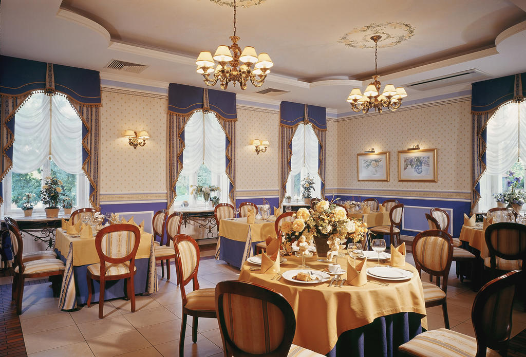 Hotel Aleksander Włocławek エクステリア 写真