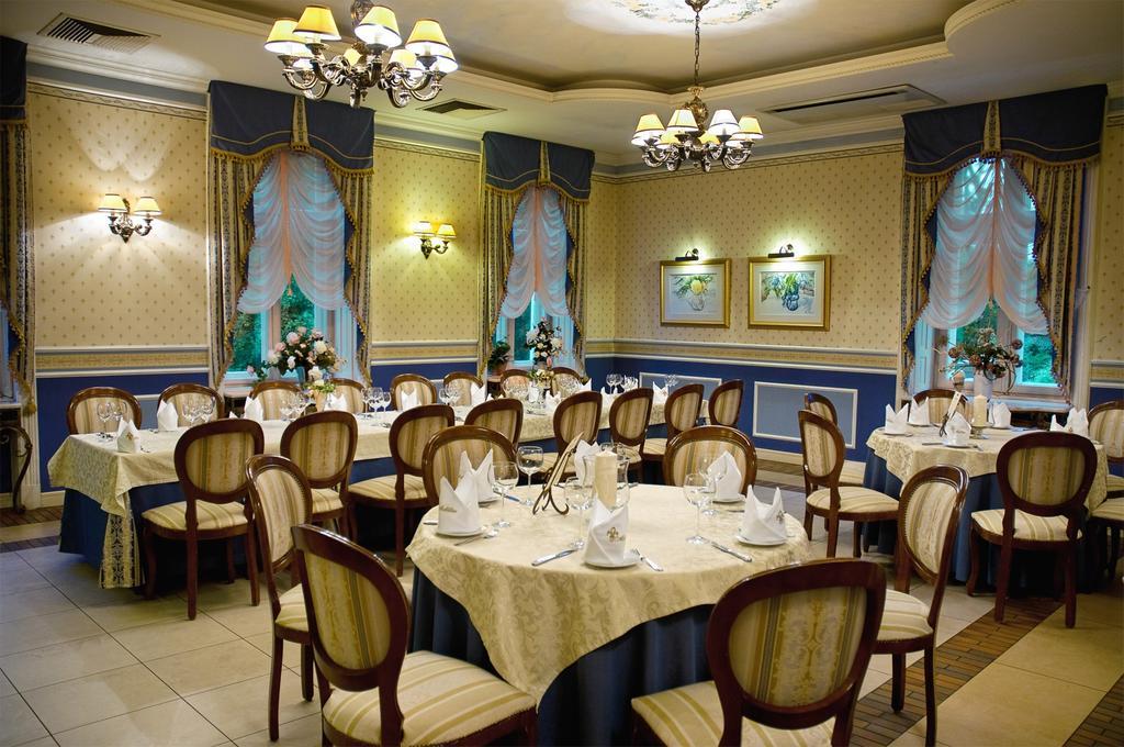 Hotel Aleksander Włocławek エクステリア 写真